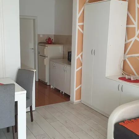 Borko 1-2 아파트 *